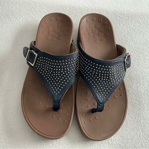 Vionic Navy studded buckle sandals size 8